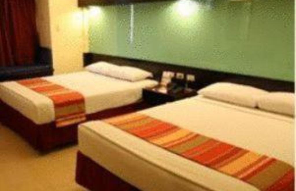 Microtel By Wyndham Batangas Santo Tomas Exterior photo