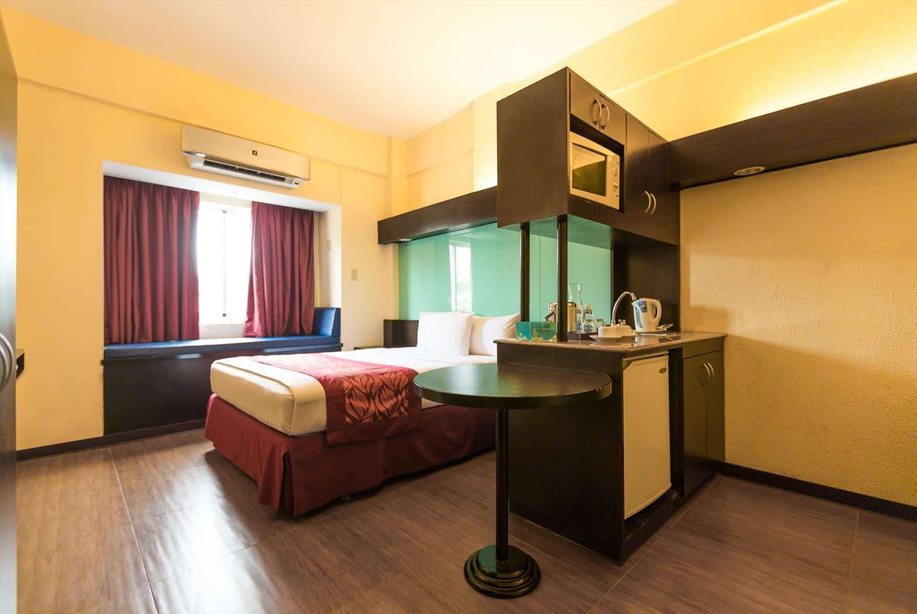 Microtel By Wyndham Batangas Santo Tomas Exterior photo