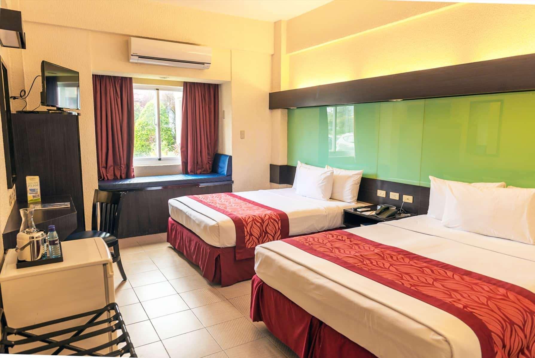 Microtel By Wyndham Batangas Santo Tomas Exterior photo