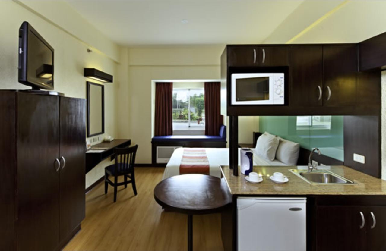Microtel By Wyndham Batangas Santo Tomas Exterior photo