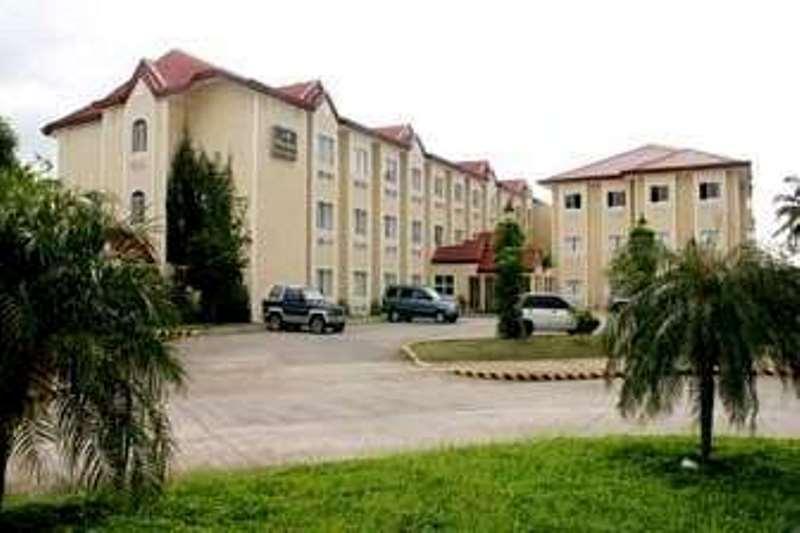 Microtel By Wyndham Batangas Santo Tomas Exterior photo