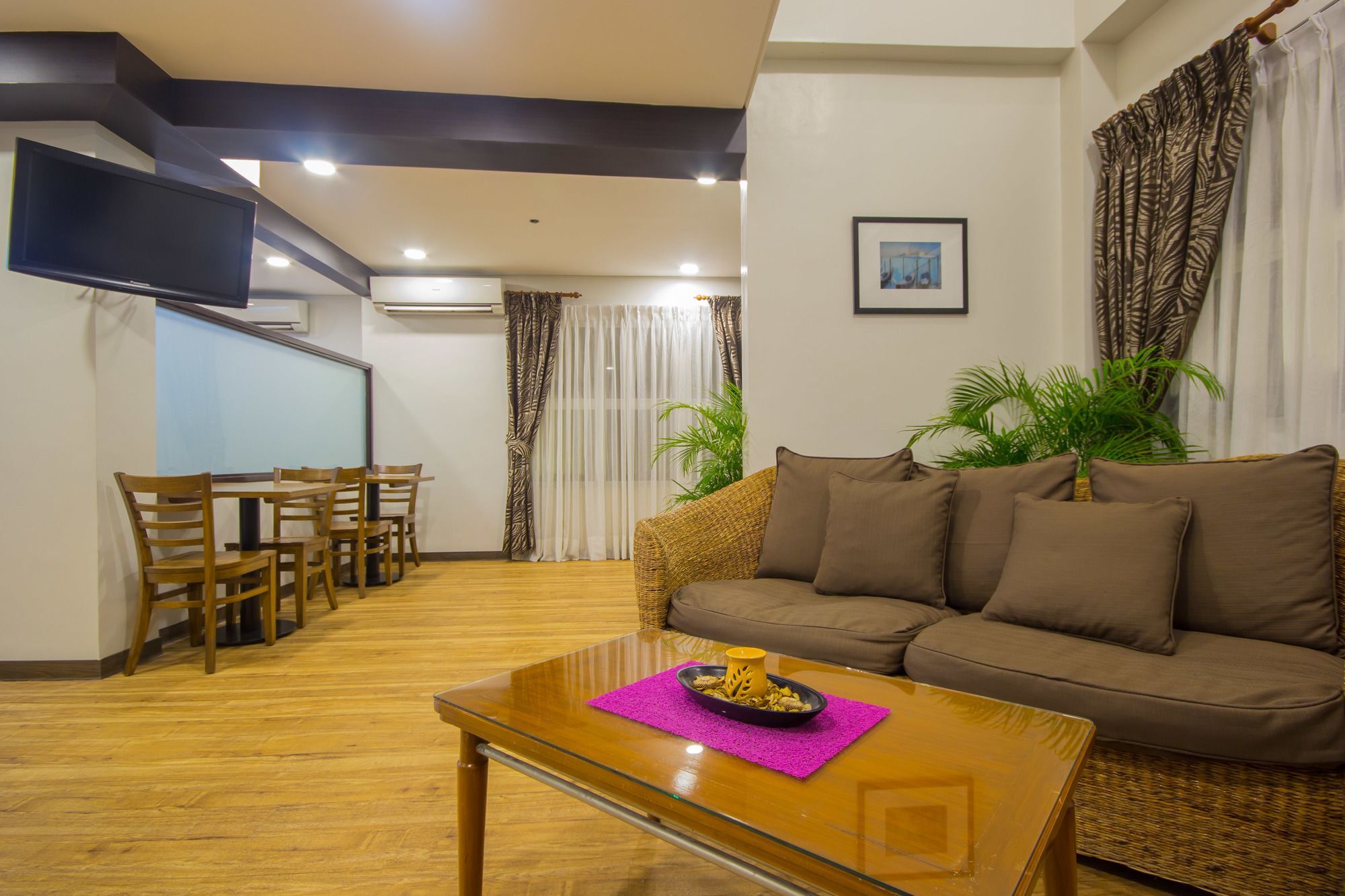 Microtel By Wyndham Batangas Santo Tomas Exterior photo