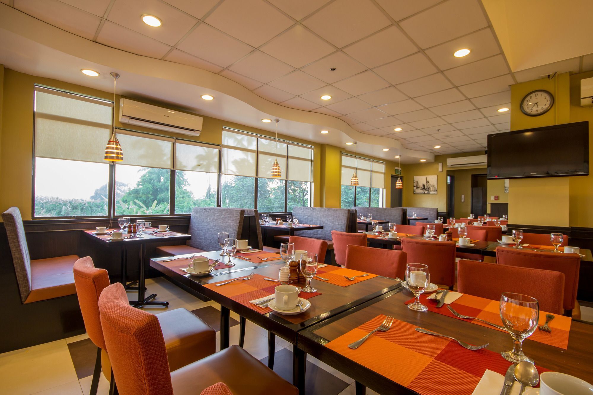 Microtel By Wyndham Batangas Santo Tomas Exterior photo