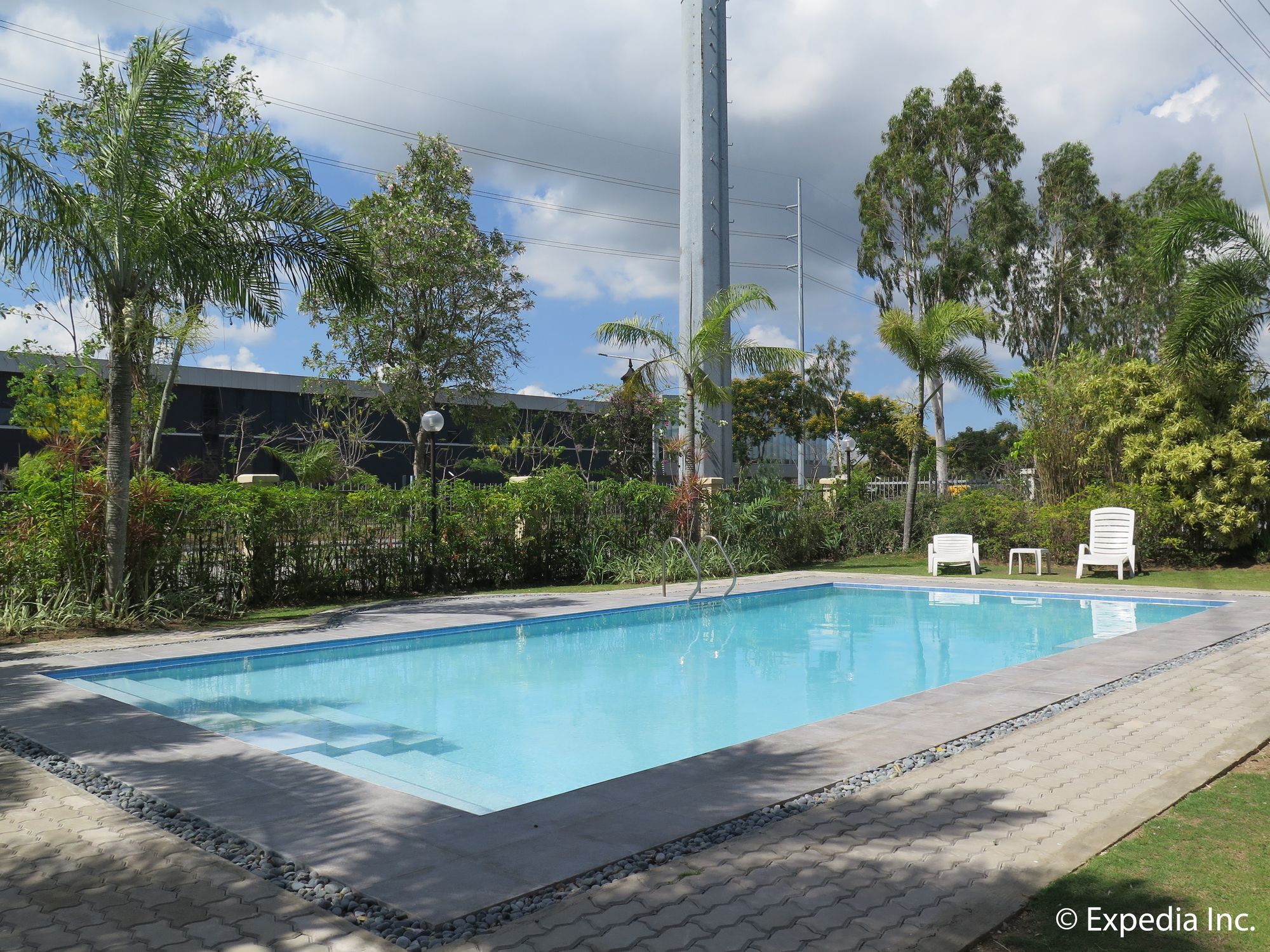 Microtel By Wyndham Batangas Santo Tomas Exterior photo