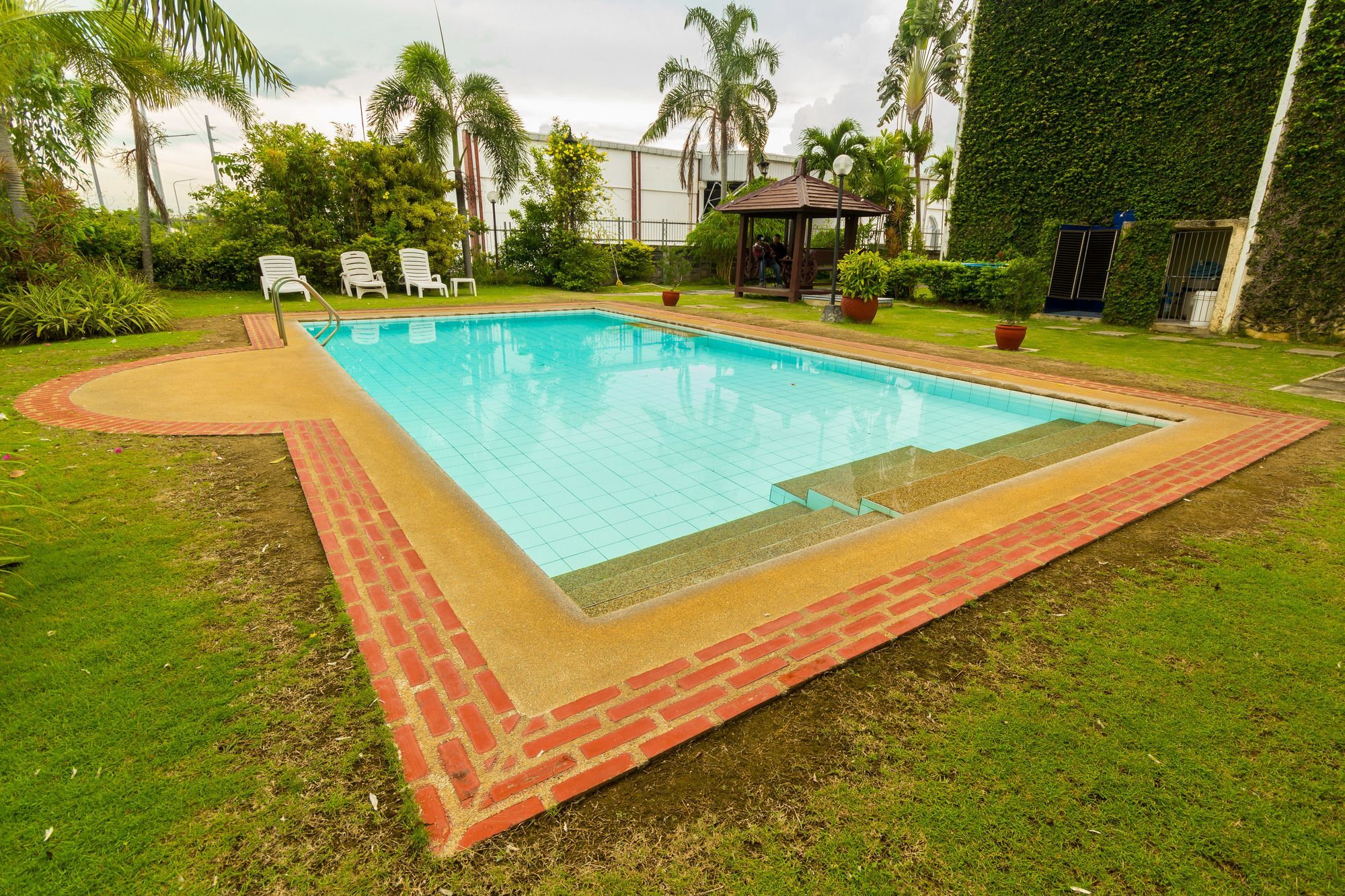 Microtel By Wyndham Batangas Santo Tomas Exterior photo